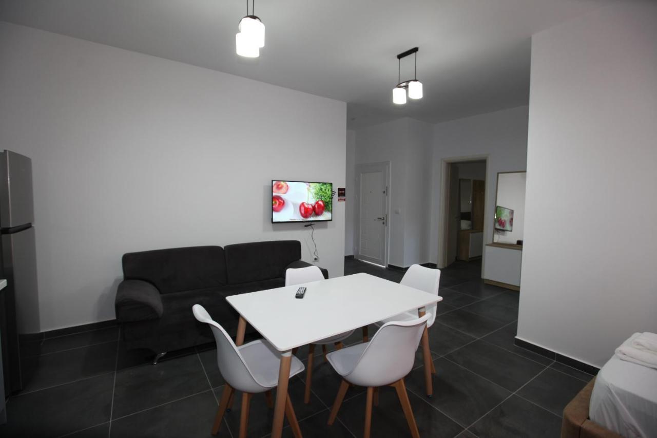 Deda Apartments Sarandë Exterior foto