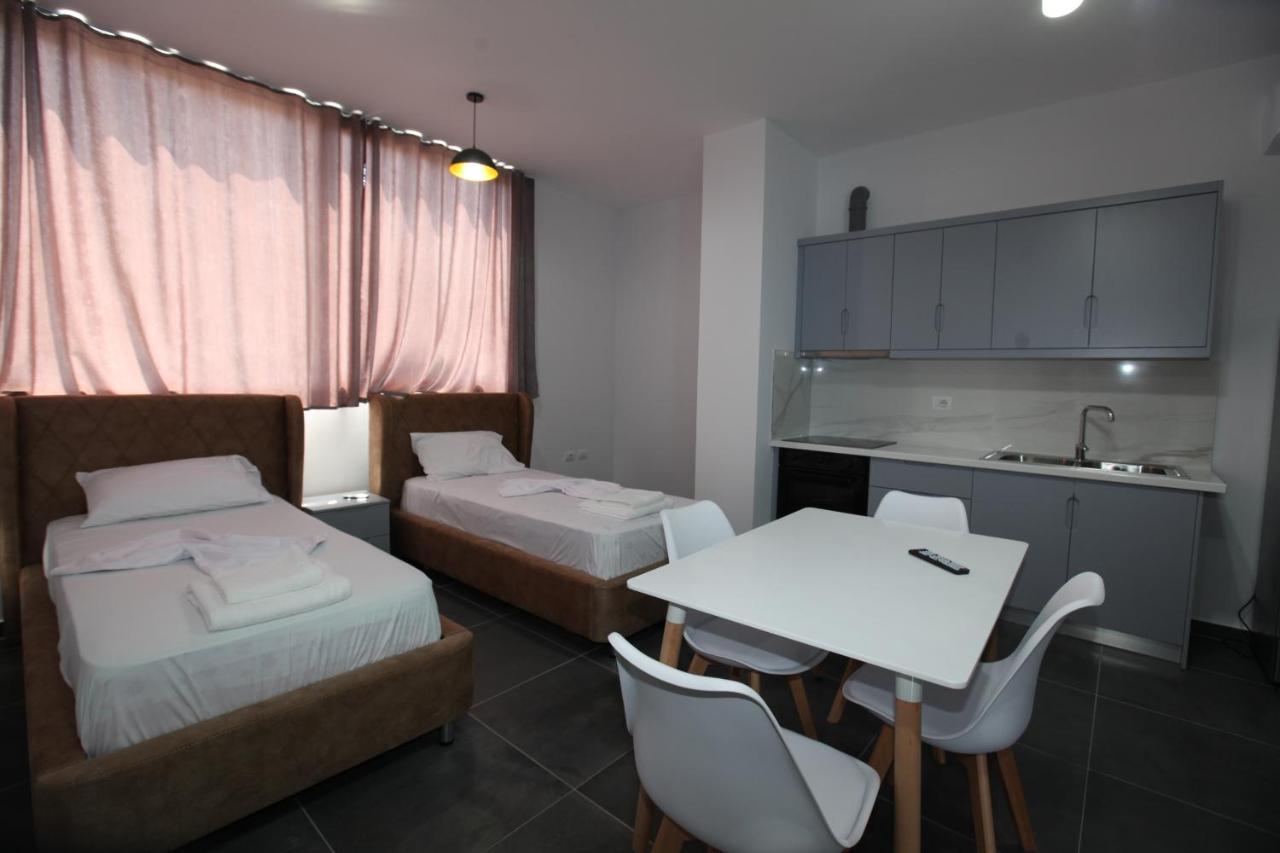 Deda Apartments Sarandë Exterior foto