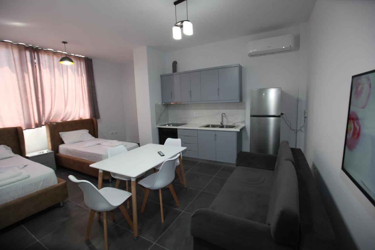 Deda Apartments Sarandë Exterior foto