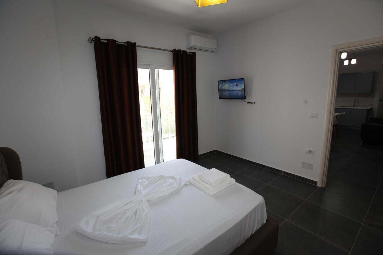 Deda Apartments Sarandë Exterior foto