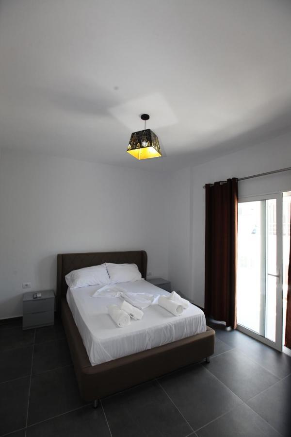 Deda Apartments Sarandë Exterior foto