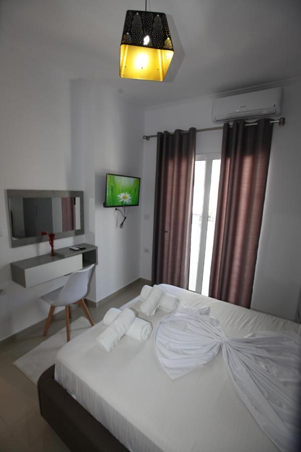 Deda Apartments Sarandë Exterior foto