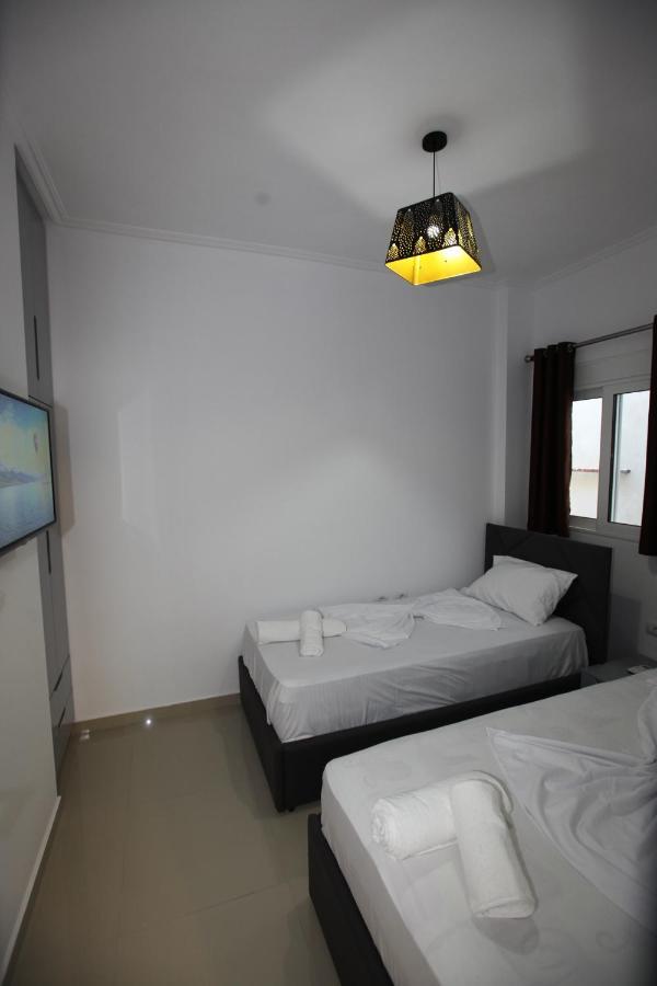 Deda Apartments Sarandë Exterior foto
