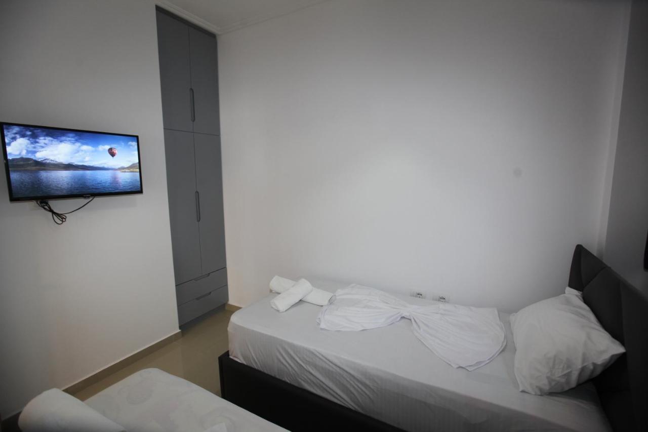 Deda Apartments Sarandë Exterior foto