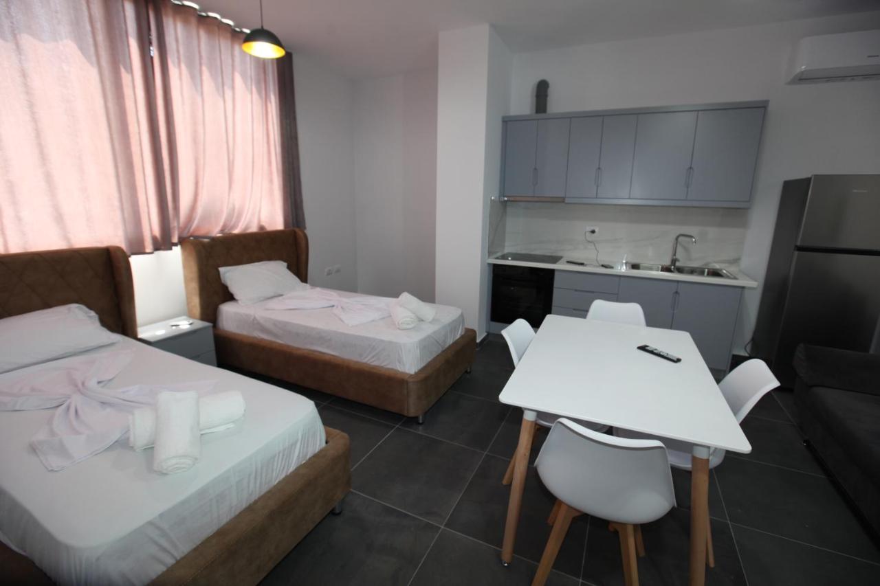 Deda Apartments Sarandë Exterior foto