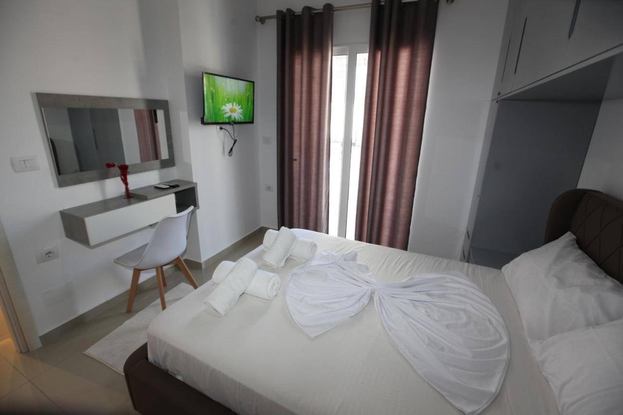 Deda Apartments Sarandë Exterior foto