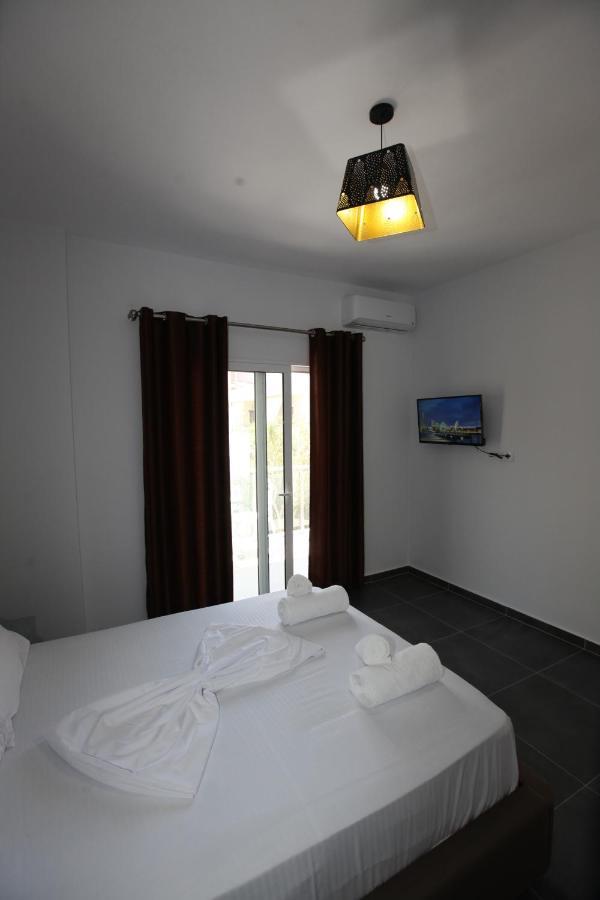 Deda Apartments Sarandë Exterior foto
